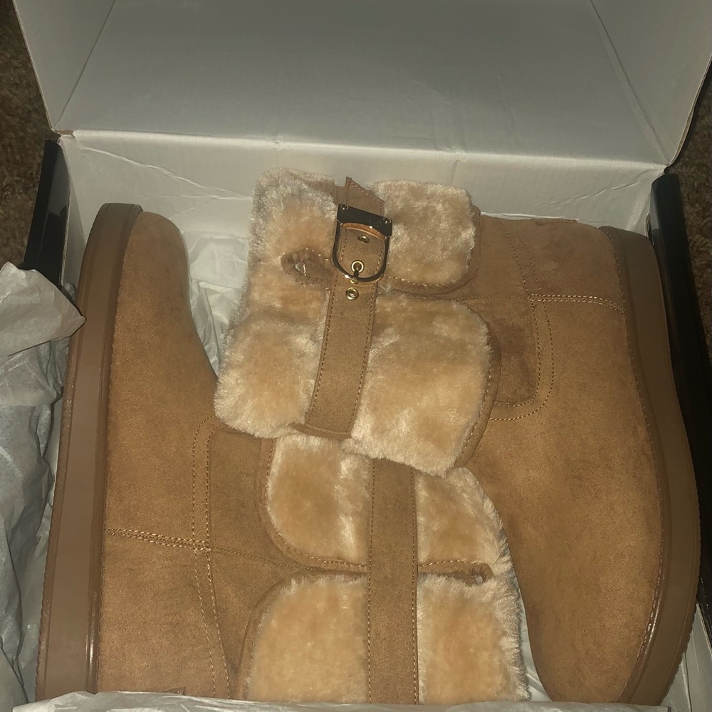 Beige Guess Boots
